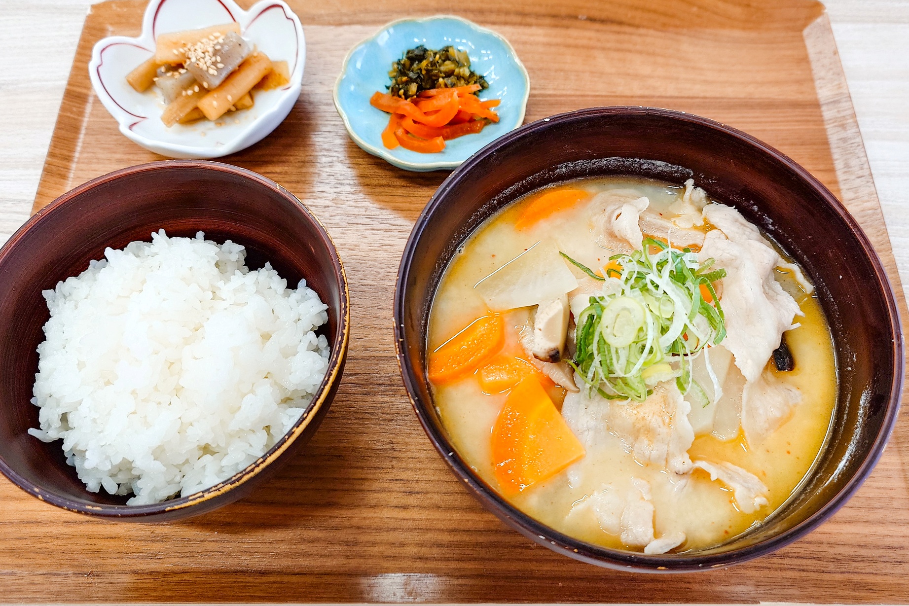 【冬季限定】白味噌仕立てのまろやか豚汁定食
￥1.200